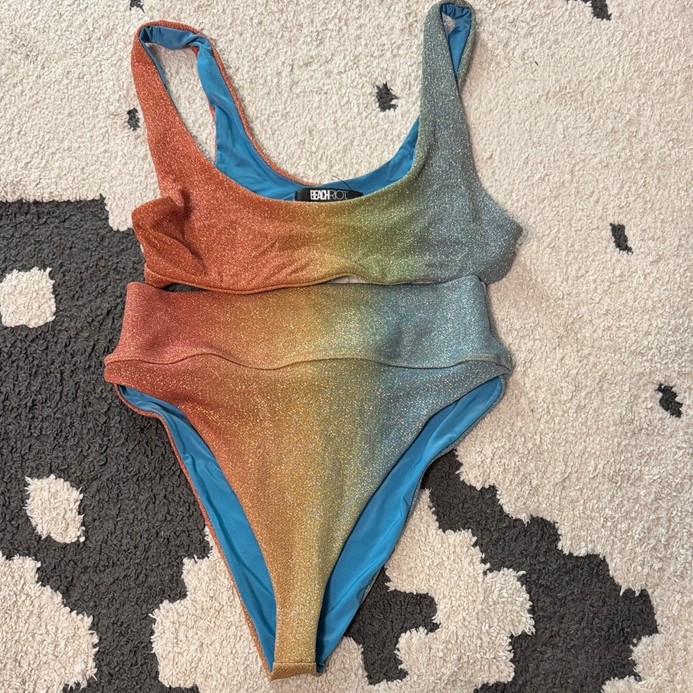 Beach Riot shimmer swimsuit set